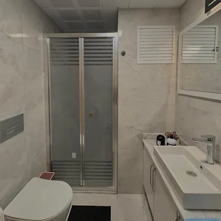 10 Mins To Takism - Cenrtal & New Modern Flat * Istanbul